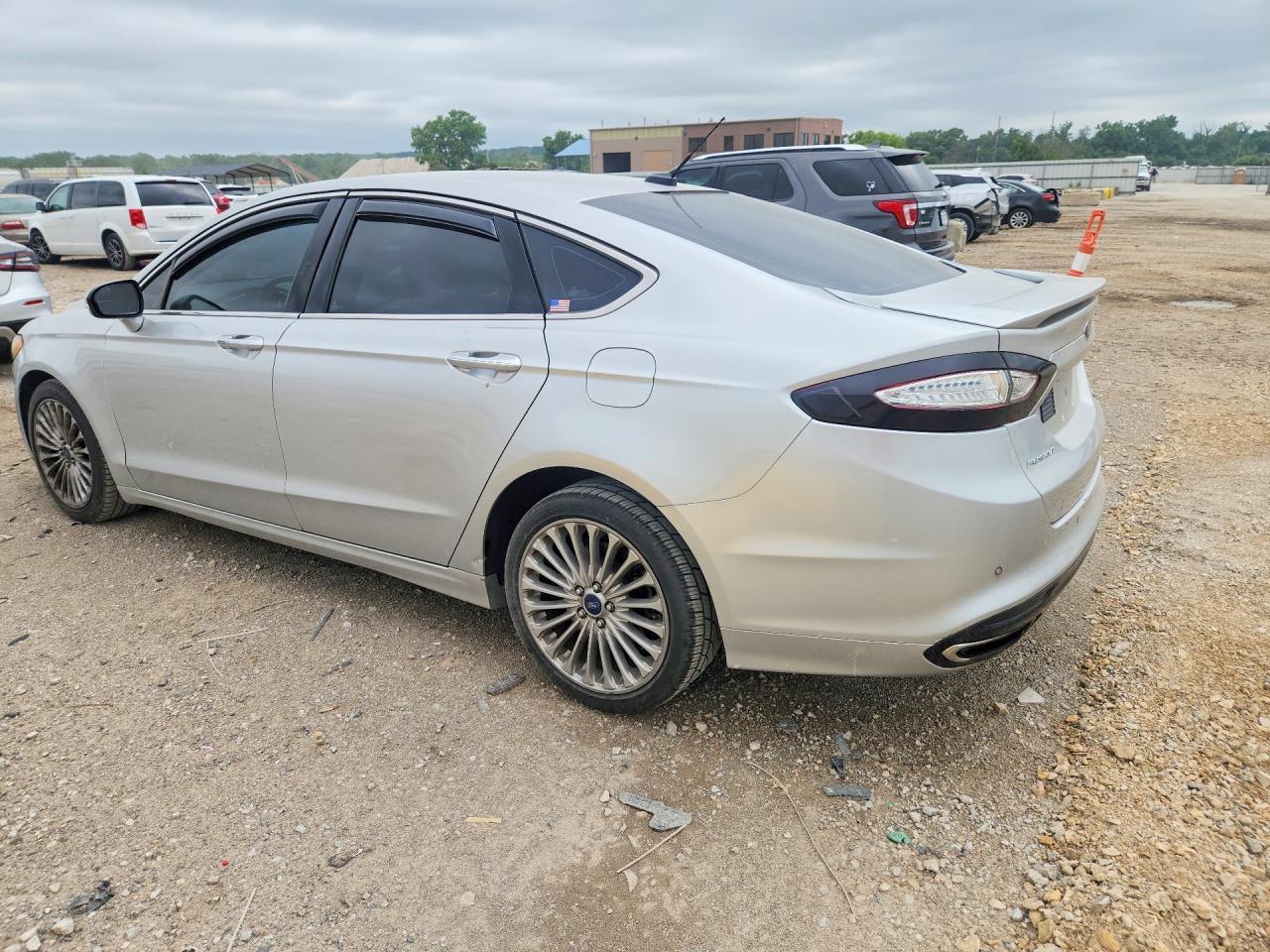 2015 Ford Fusion Titanium - Фото 2