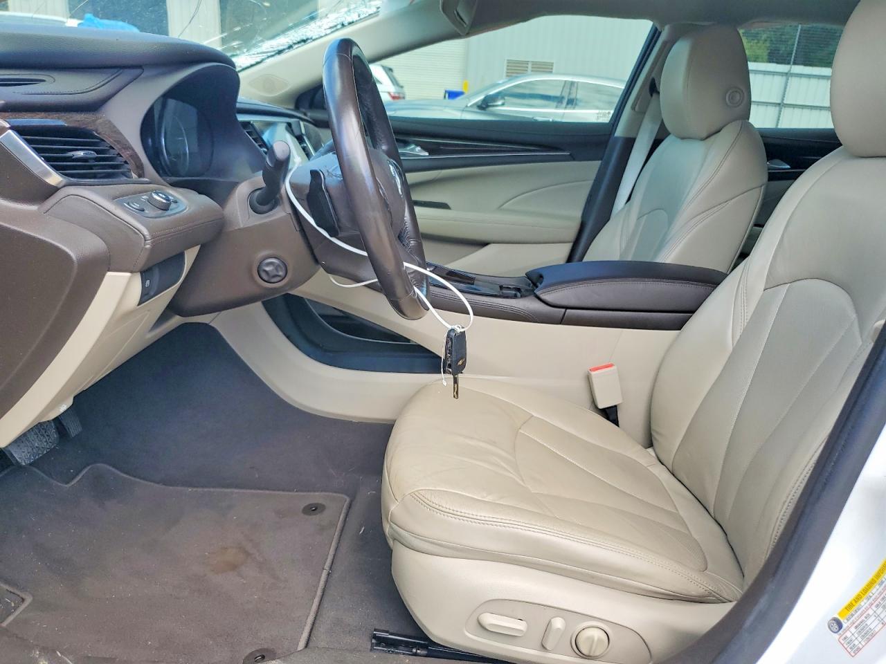 2017 Buick Lacrosse Essence - Image 7