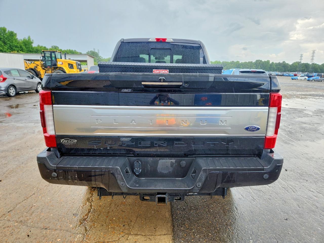 2019 Ford F350 Super Duty - Image 6