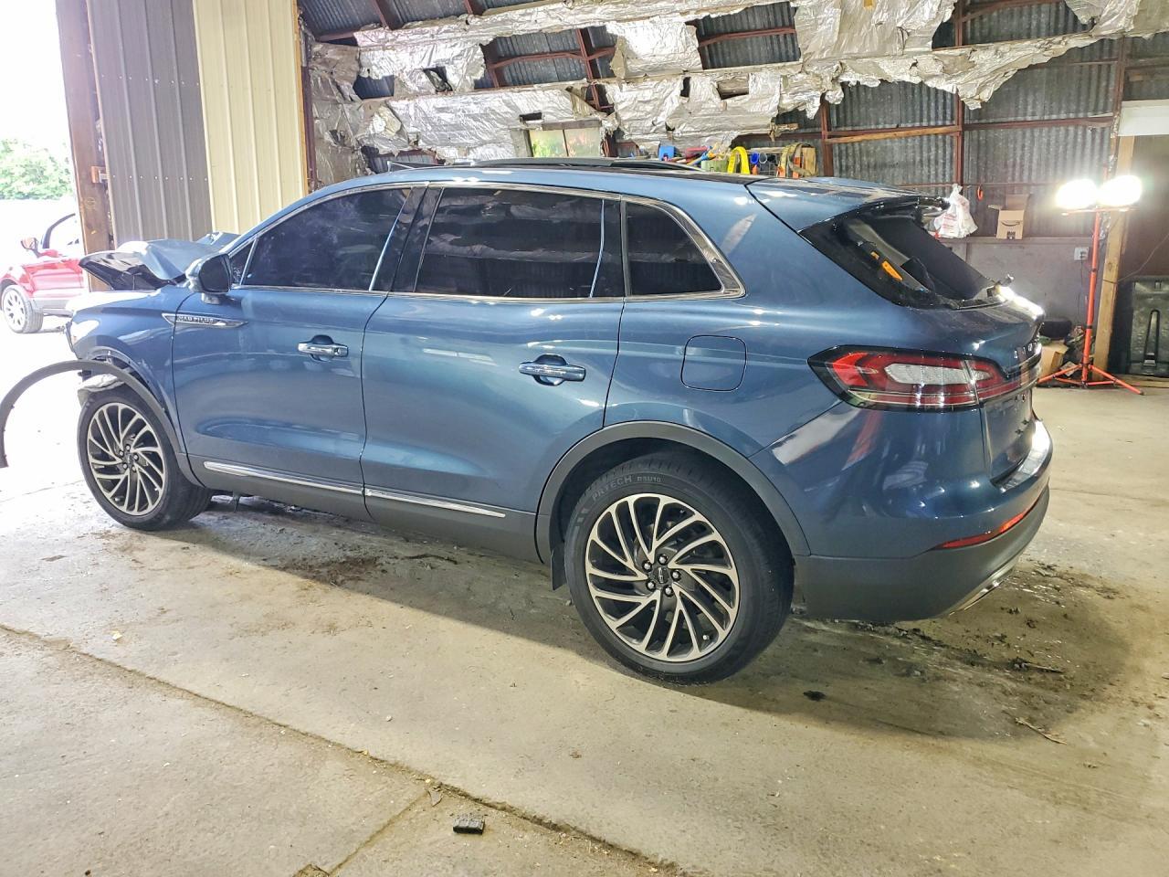 2019 Lincoln Nautilus Reserve - Image 2