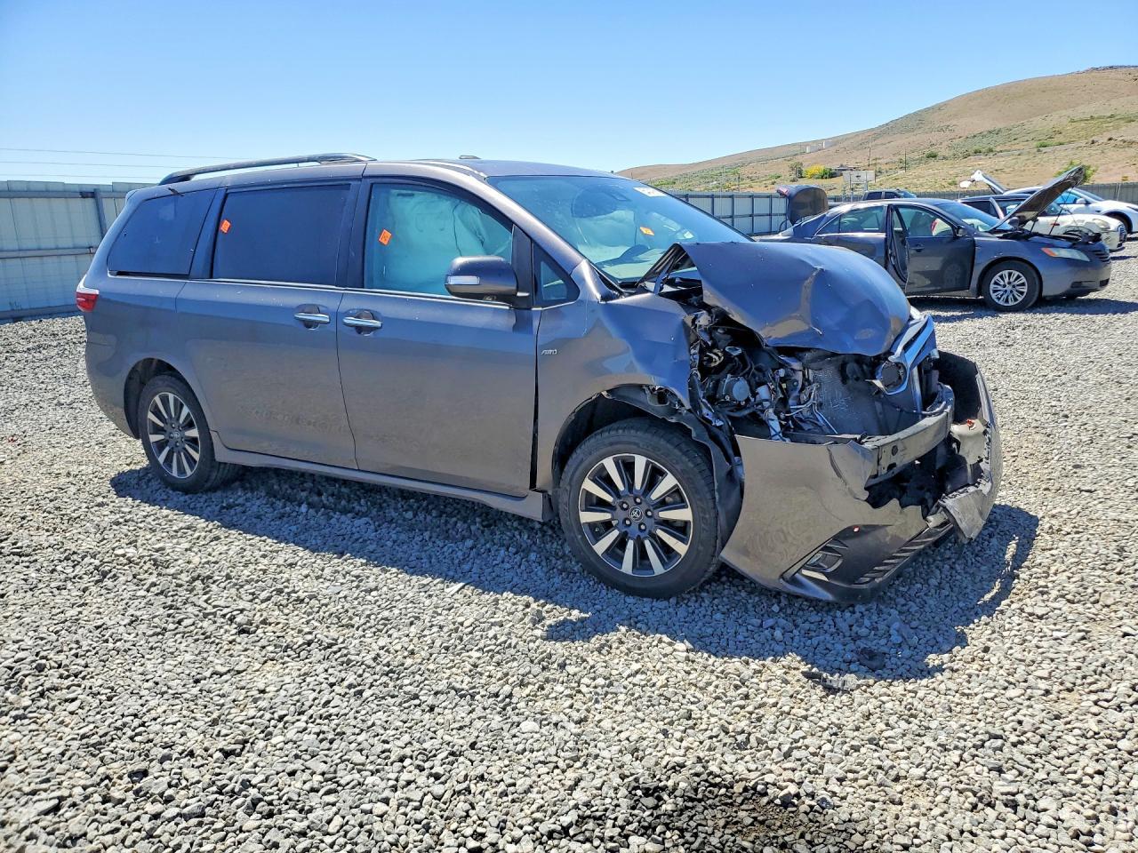 2020 Toyota Sienna Limited 7-Passenger - Фото 4