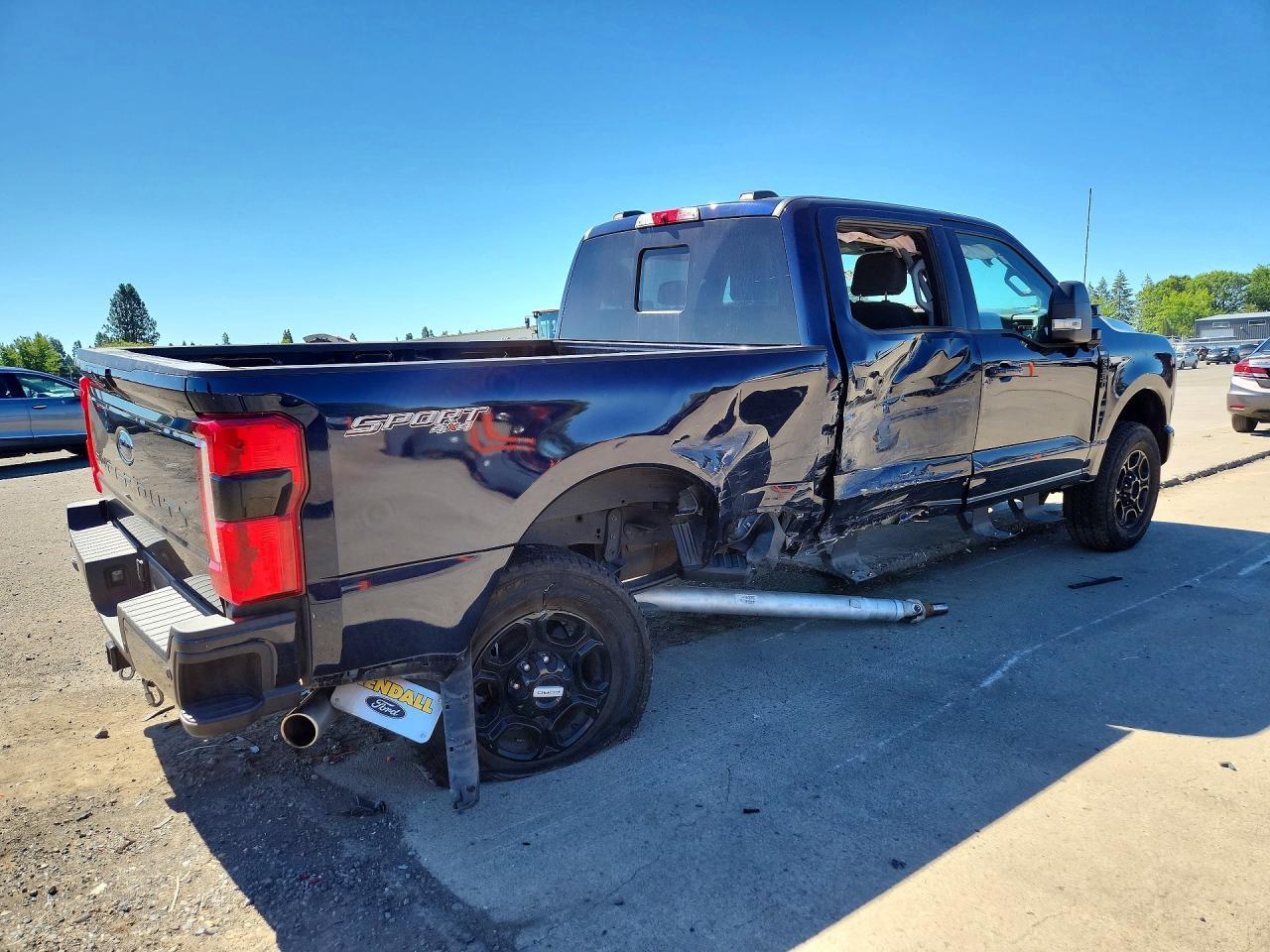 2024 Ford F250 Super Duty - Image 3