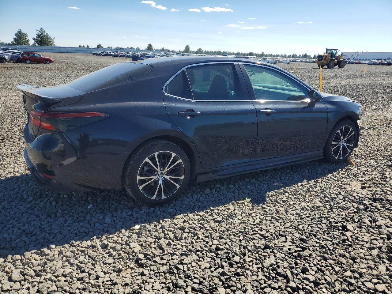 2020 Toyota Camry Se - Image 3