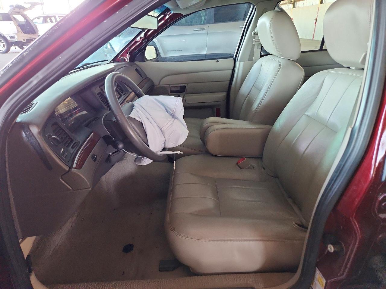 2011 Ford Crown Victoria Lx - Image 7