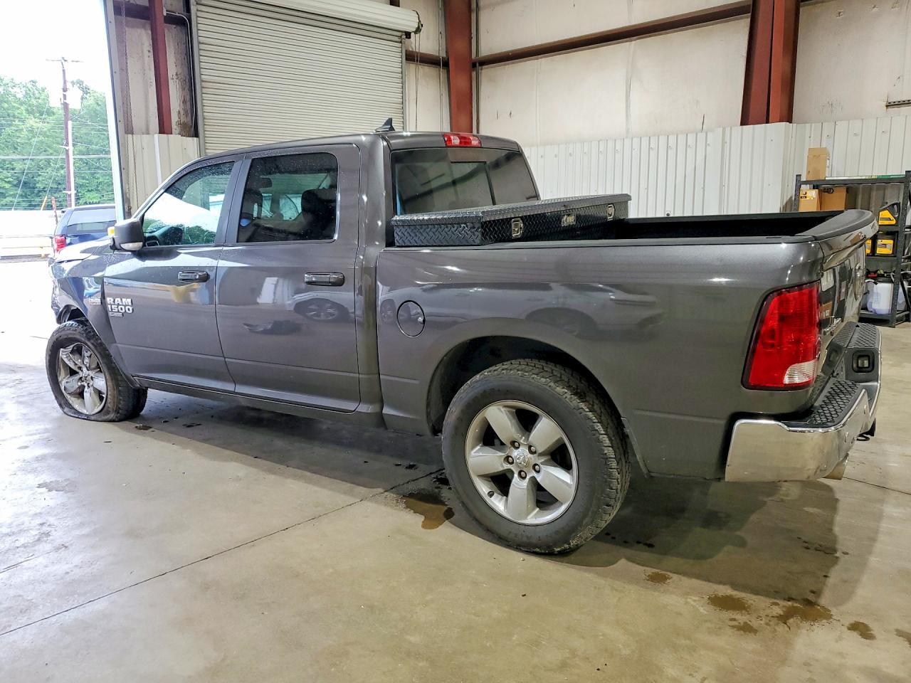 2019 Ram 1500 Classic Slt - Фото 2