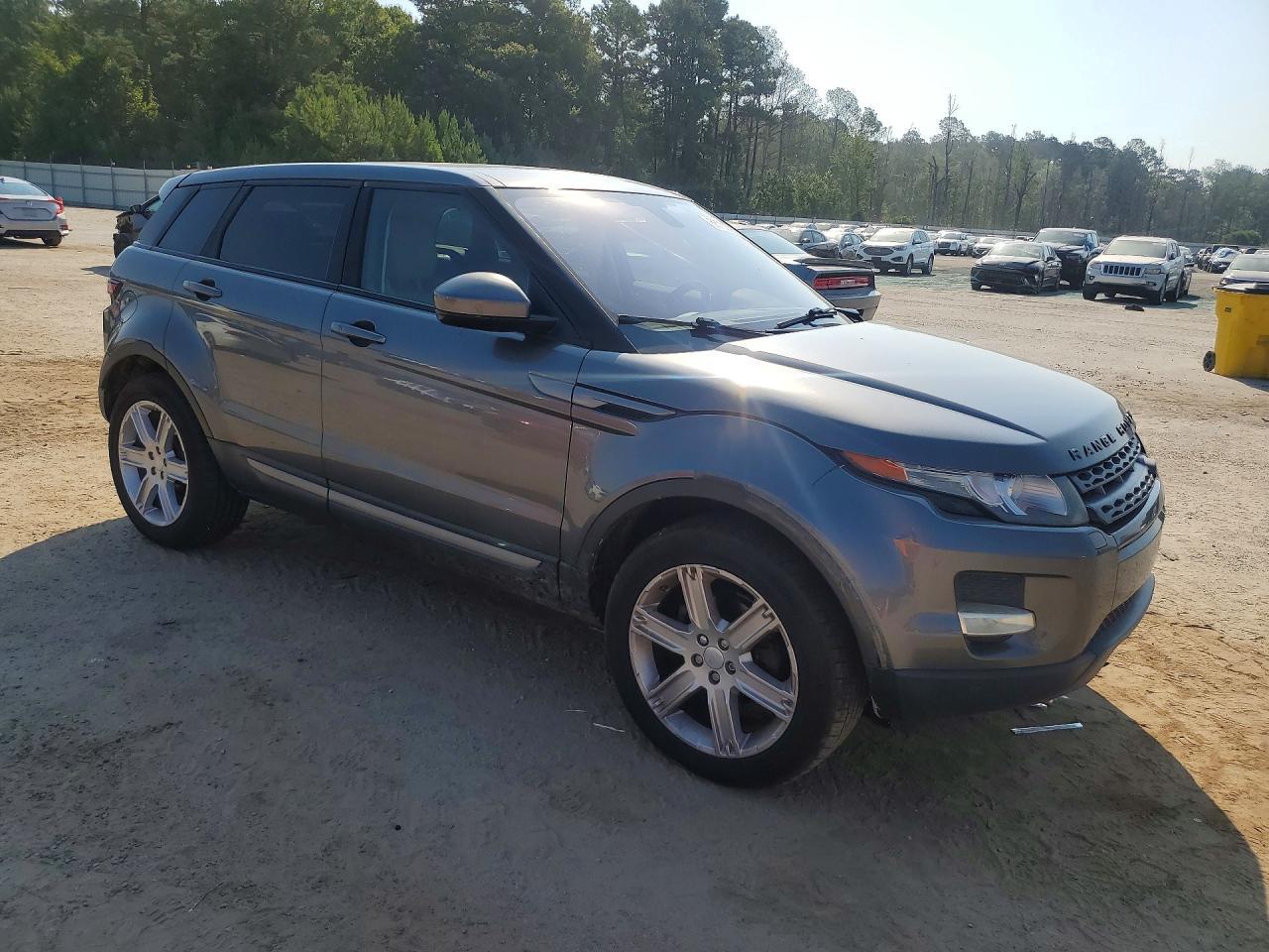2015 Land Rover Range Rover Evoque Pure Plus - Image 4