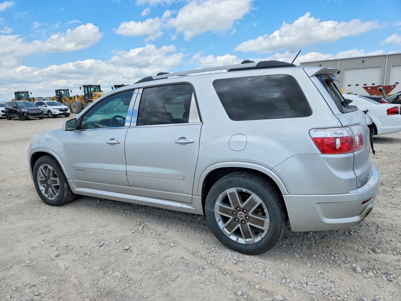 2012 GMC Acadia Denali - Фото 2