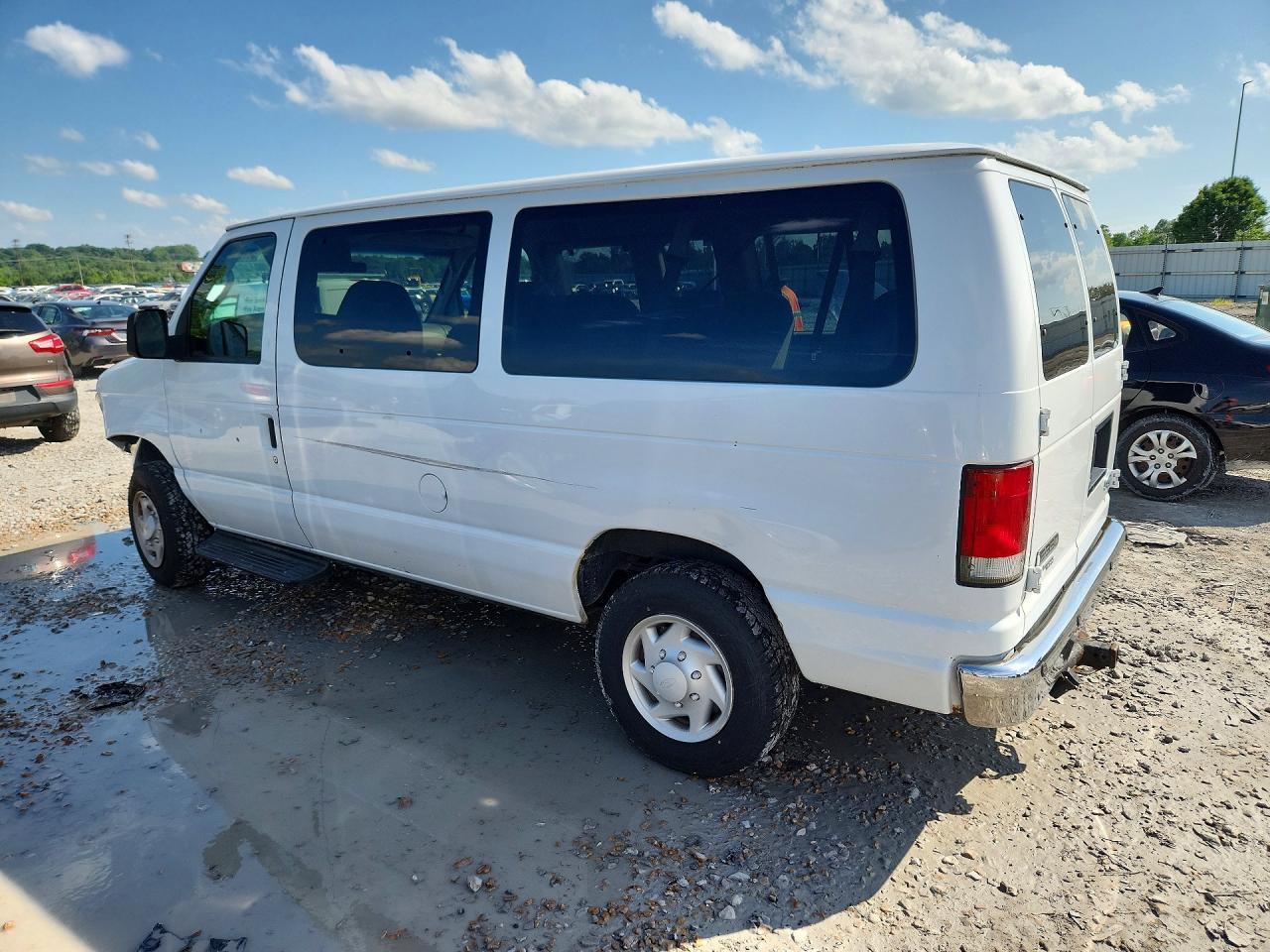2008 Ford Econoline E350 Super Duty Wagon - Фото 2
