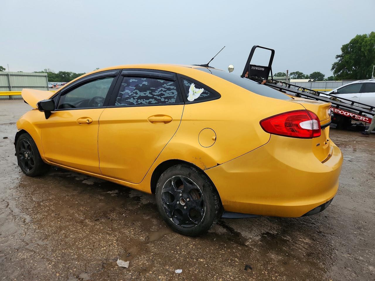 2011 Ford Fiesta Sel - Image 2