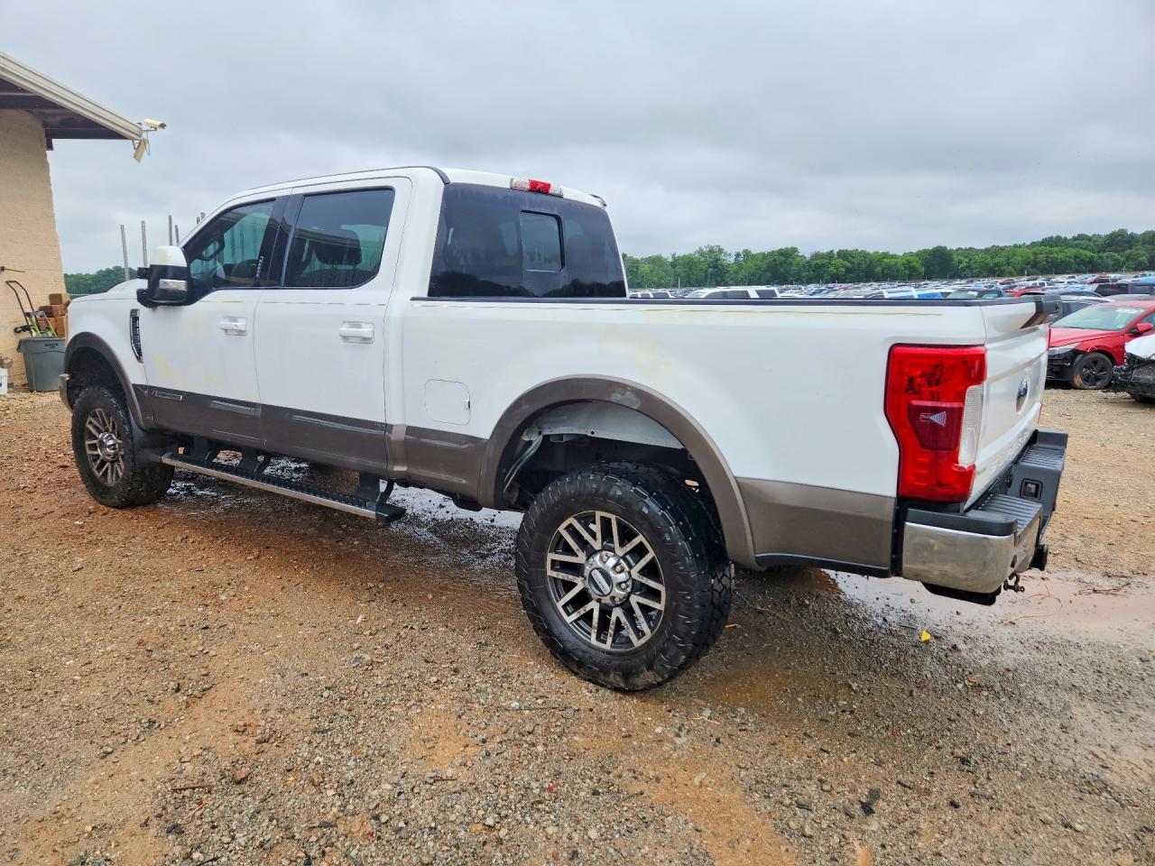 2017 Ford F250 Super Duty - Фото 2