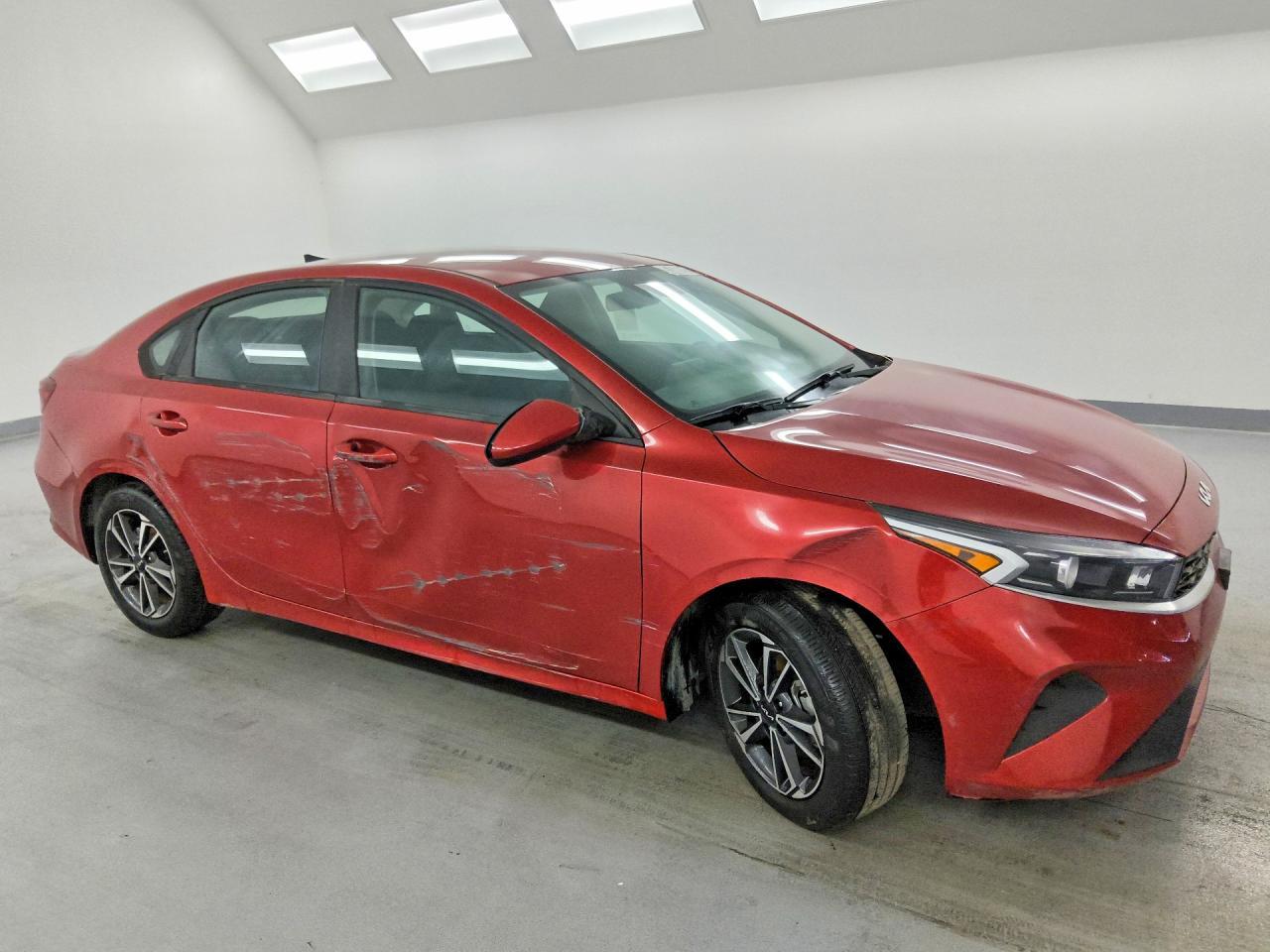 2023 Kia Forte Lxs - Фото 4