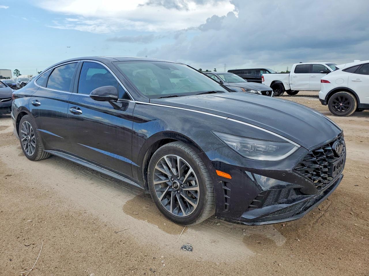 2023 Hyundai Sonata Limited - Image 4