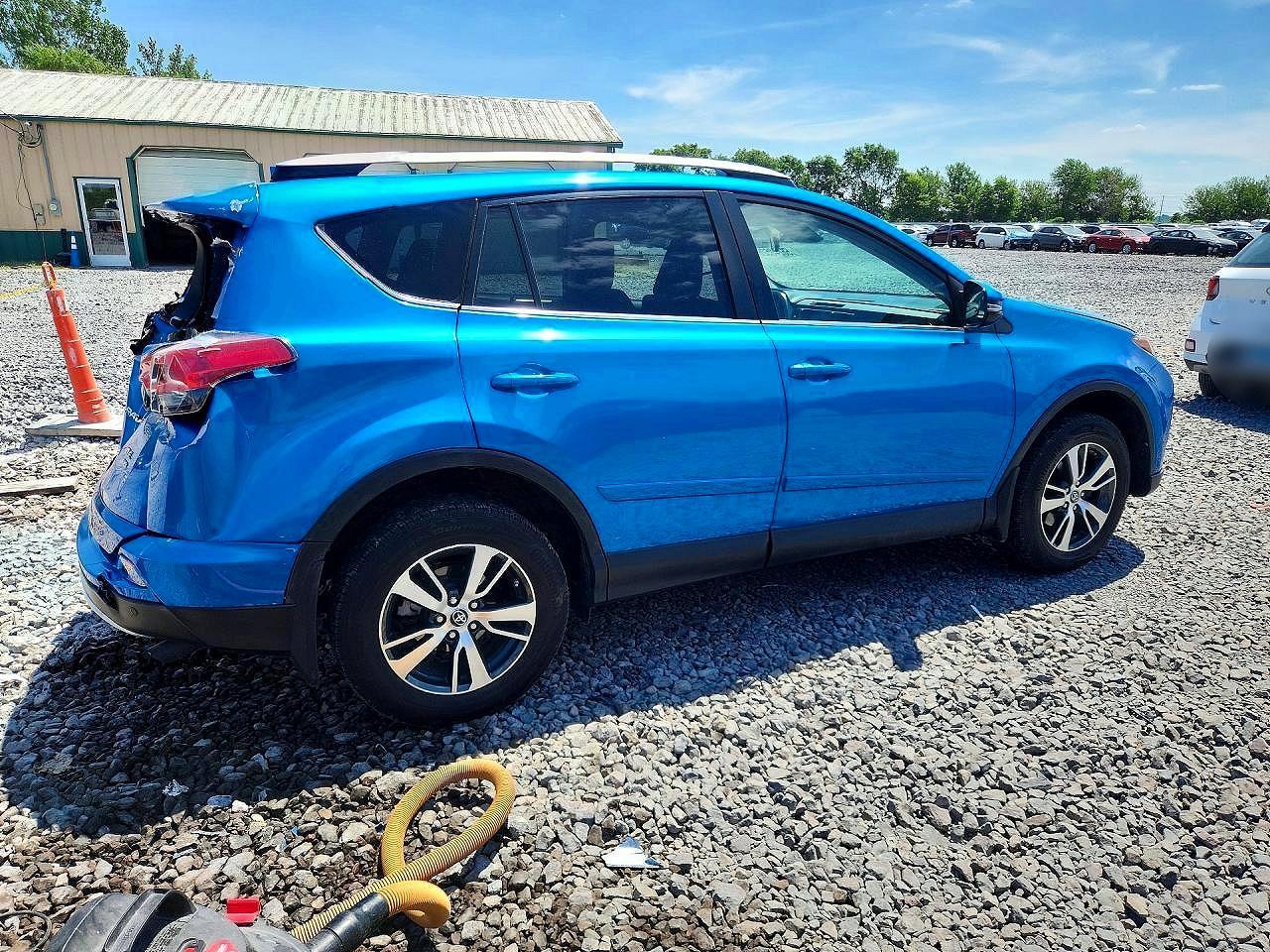 2016 Toyota Rav4 Xle - Image 3