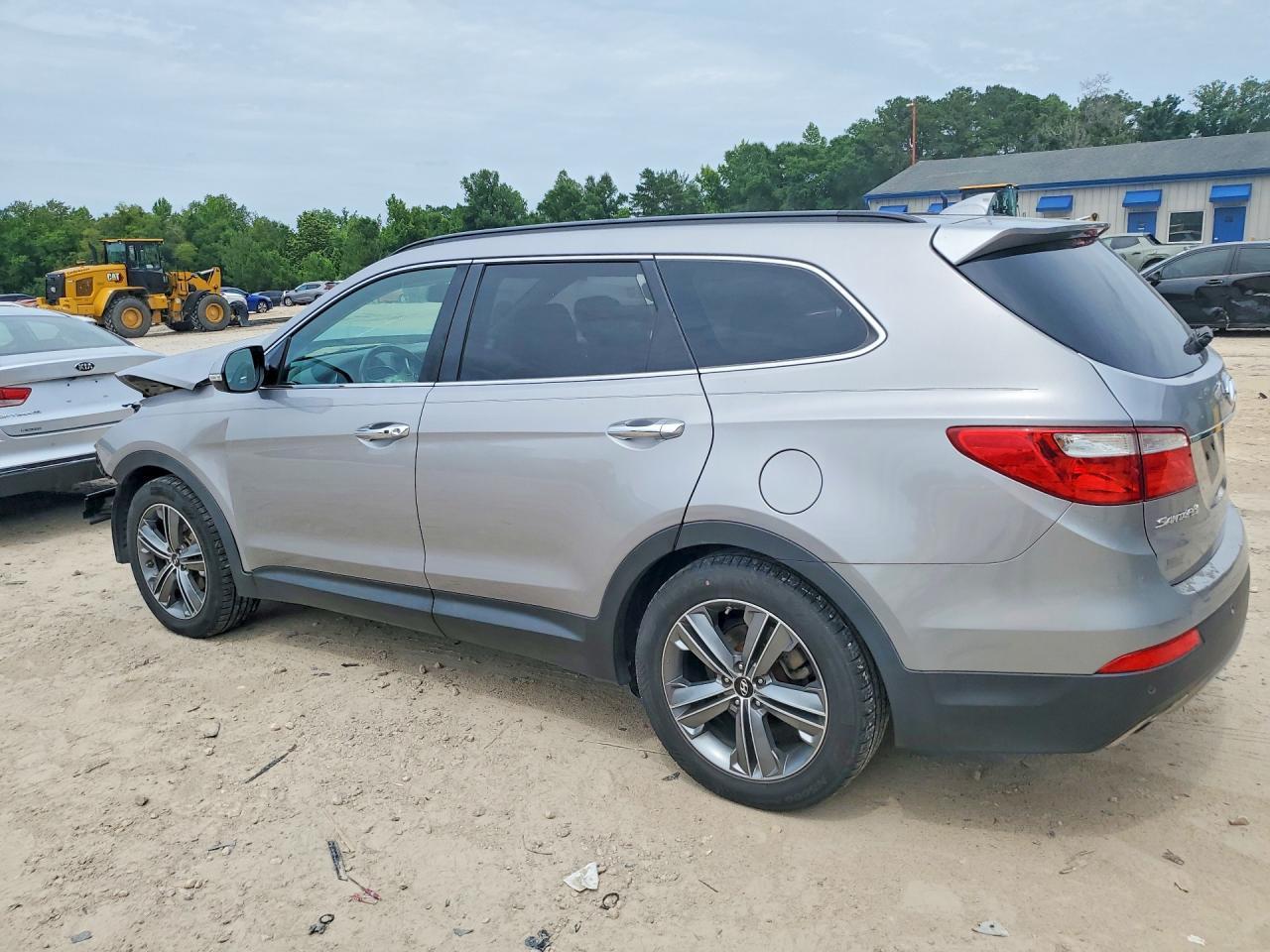 2016 Hyundai Santa Fe Se - Image 2