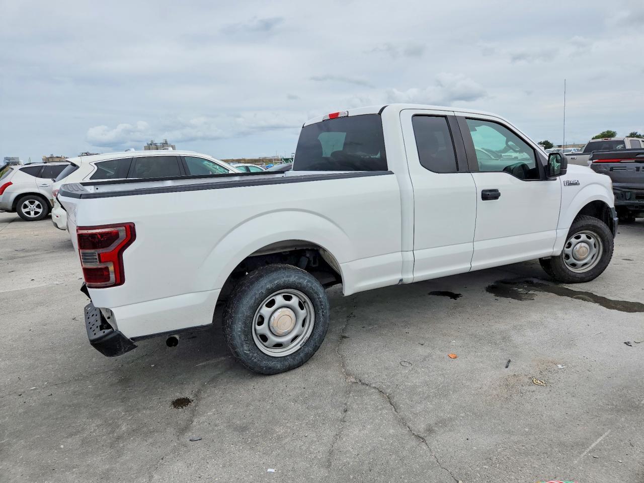 2018 Ford F150 Super Cab - Фото 3