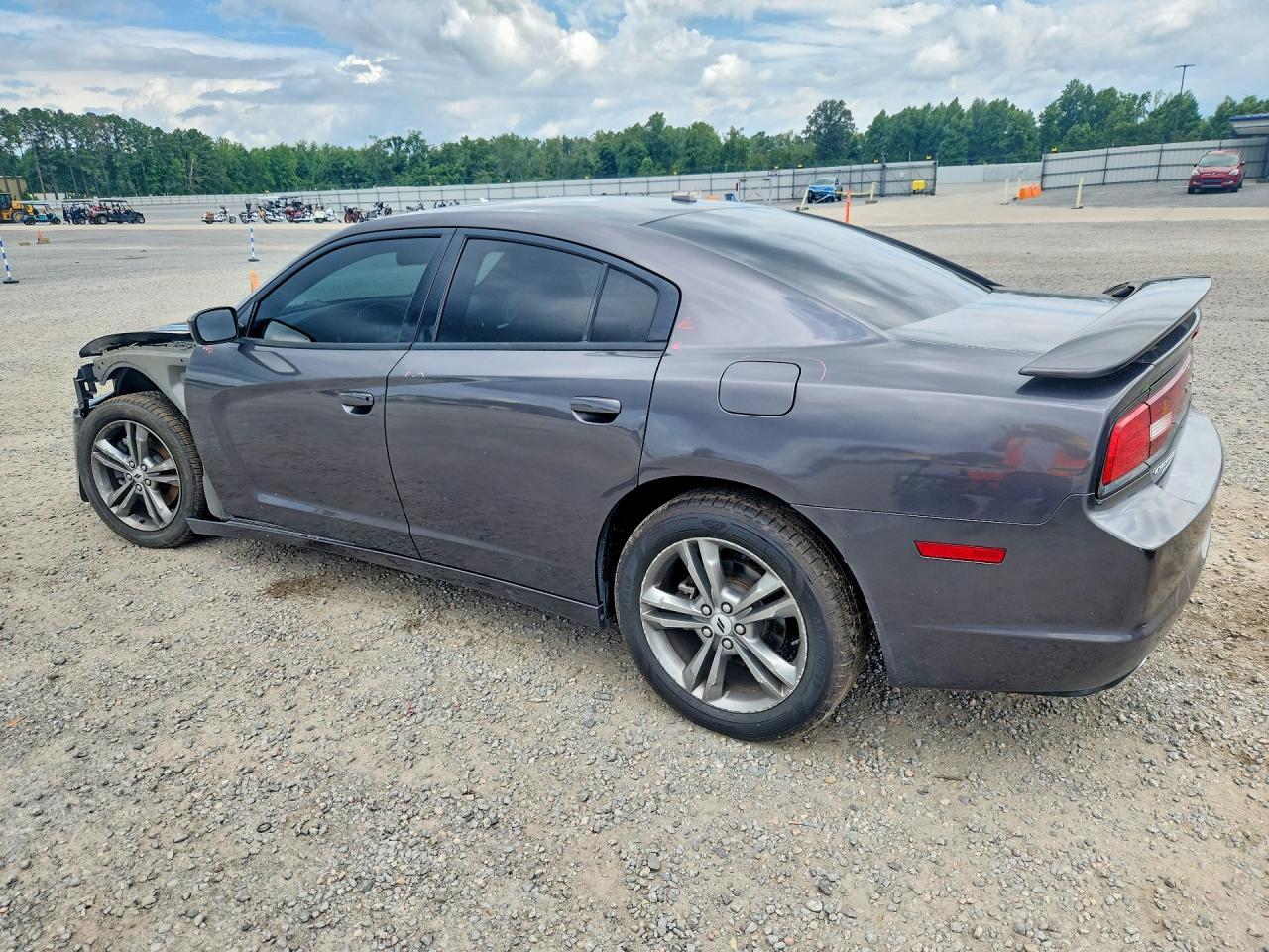 2014 Dodge Charger Sxt - Image 2