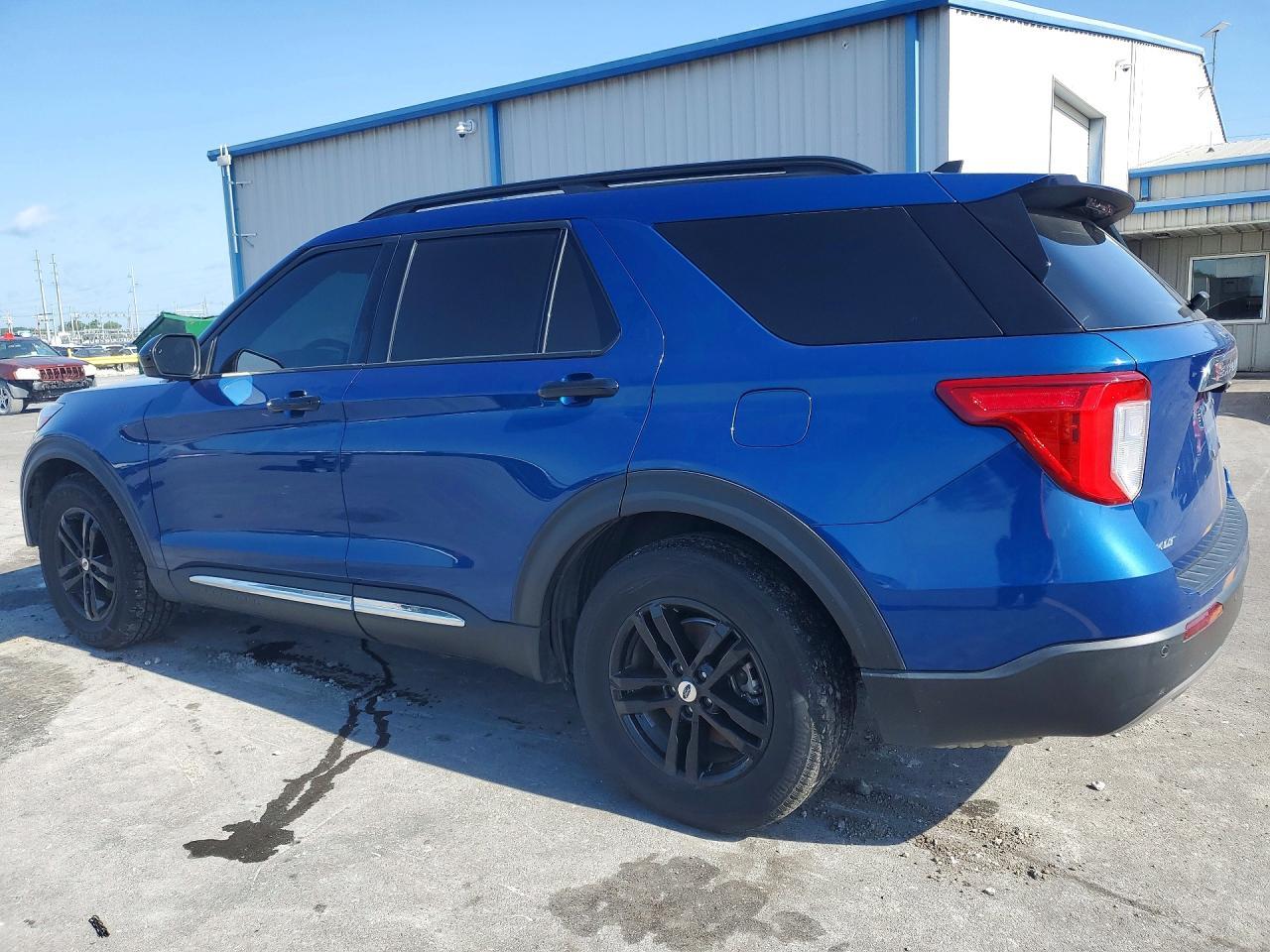 2022 Ford Explorer Xlt - Фото 2