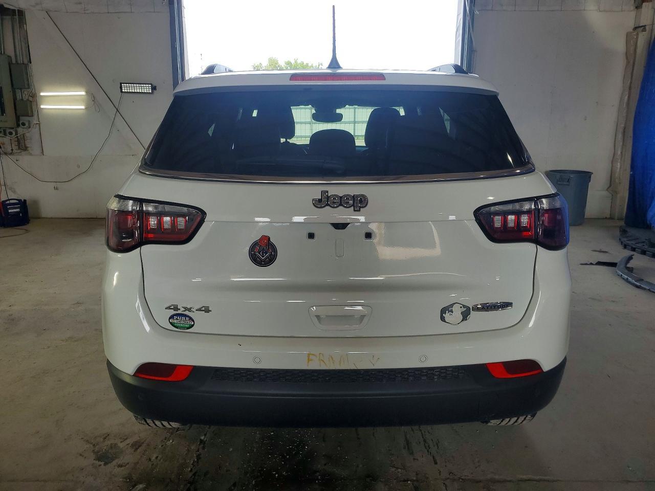 2024 Jeep Compass Latitude - Image 6
