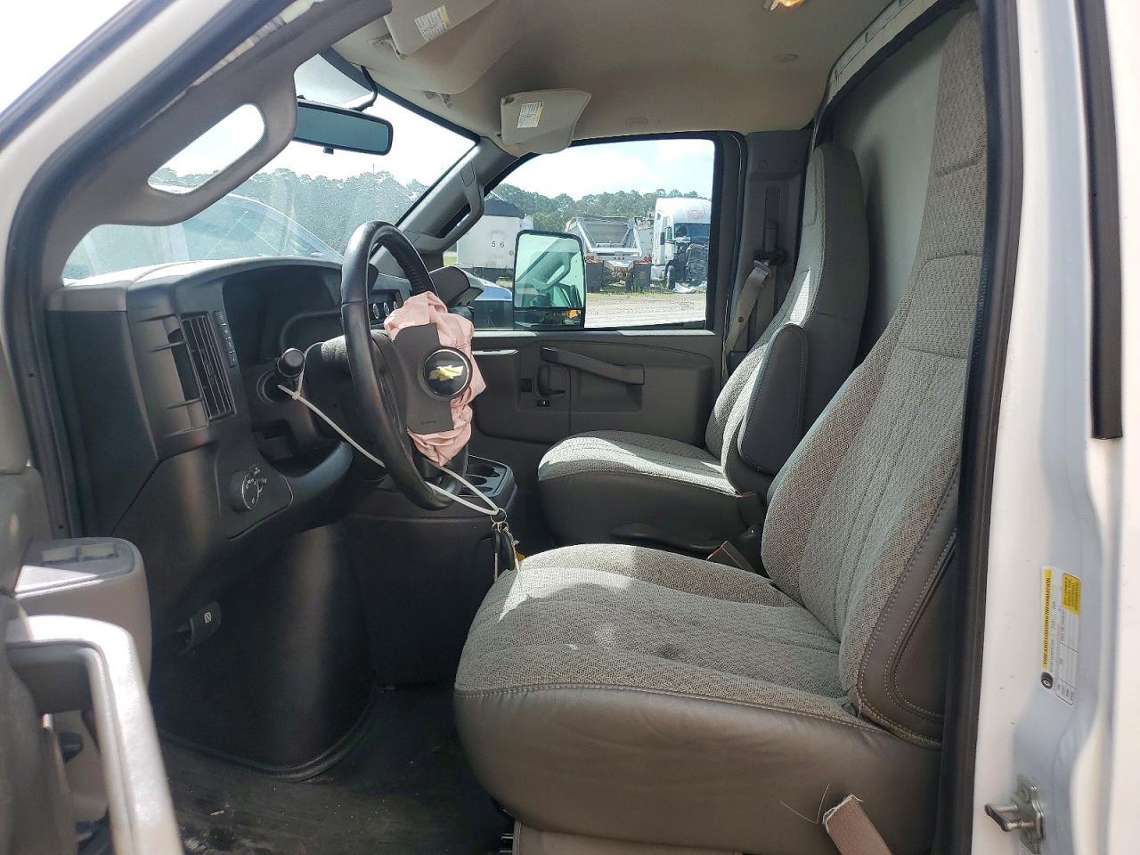 2023 Chevrolet Express G3500 - Фото 7