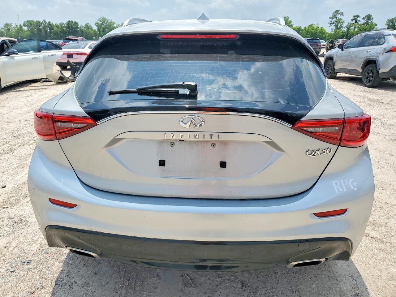 2017 Infiniti Qx30 Premium - Фото 6