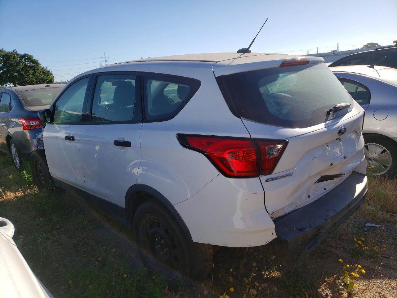 2019 Ford Escape S - Фото 2