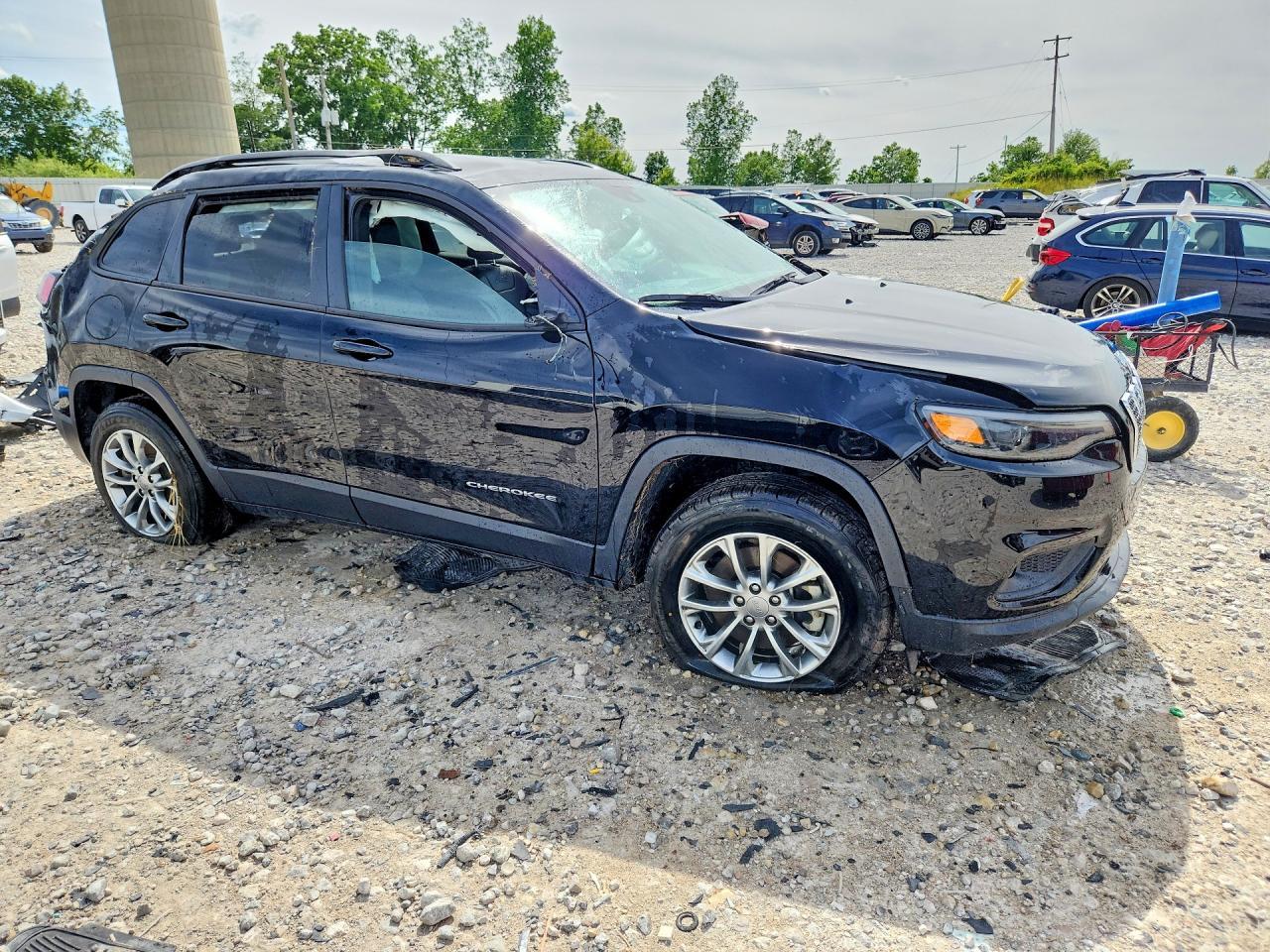 2022 Jeep Cherokee Latitude Lux - Image 4