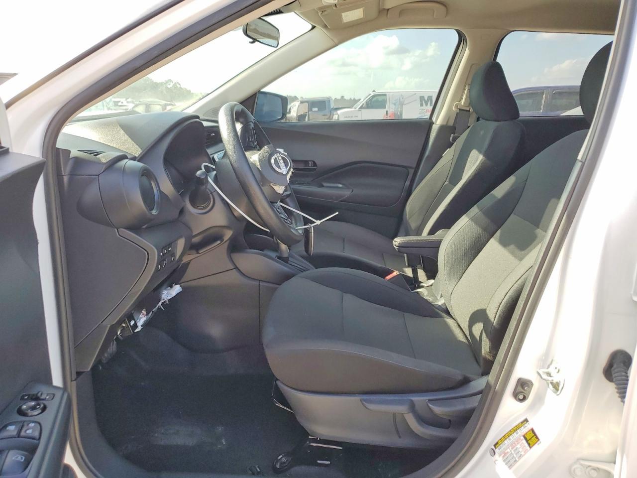2025 Nissan Kicks Play S - Image 7