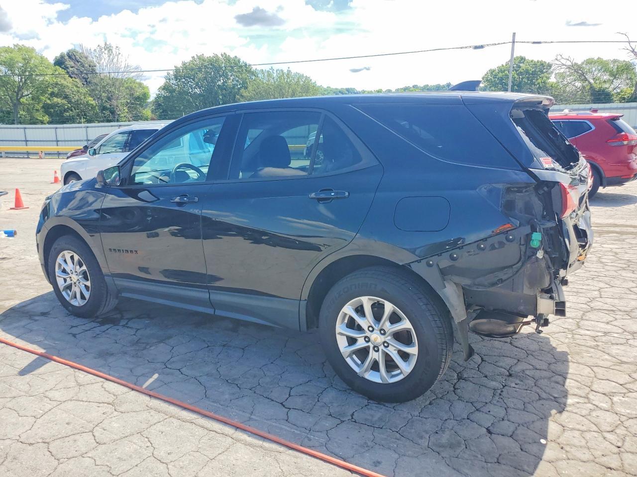 2019 Chevrolet Equinox Ls - Image 2