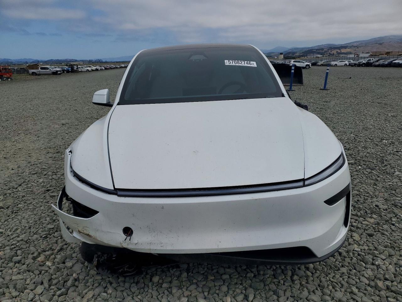 2026 Tesla Model Y - Image 5