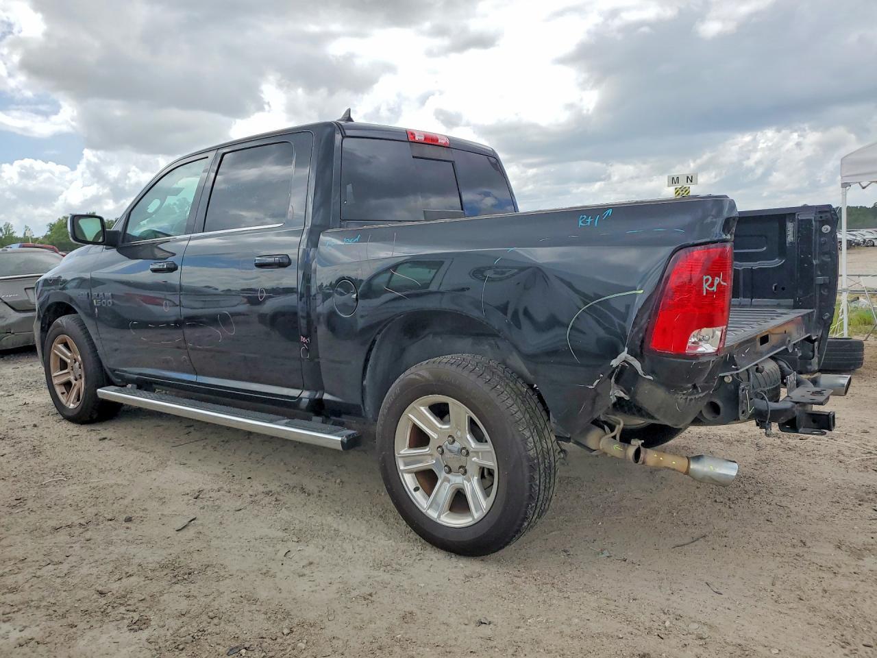 2019 Ram 1500 Classic Slt - Фото 2