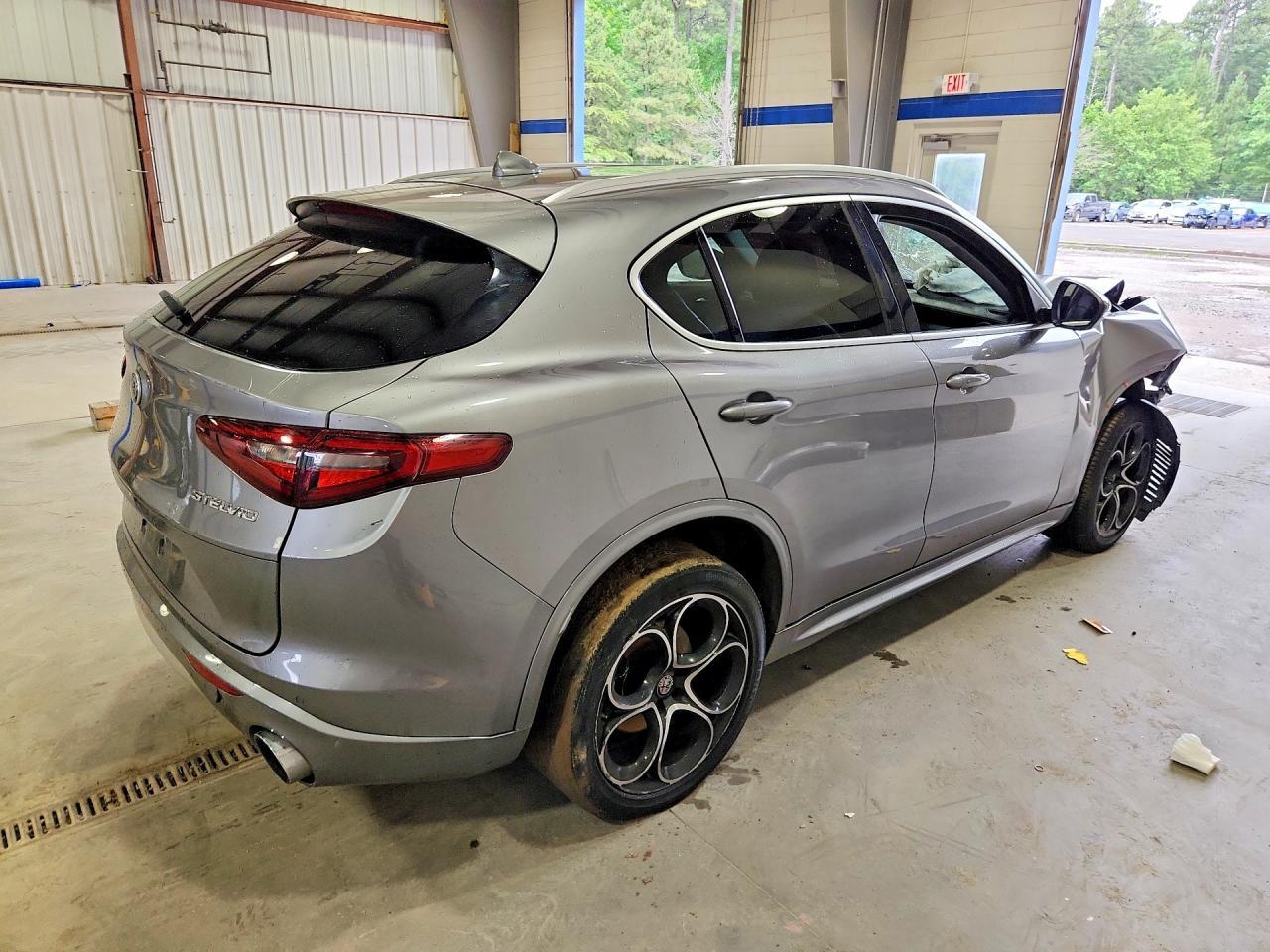 2020 Alfa Romeo Stelvio Ti - Фото 3