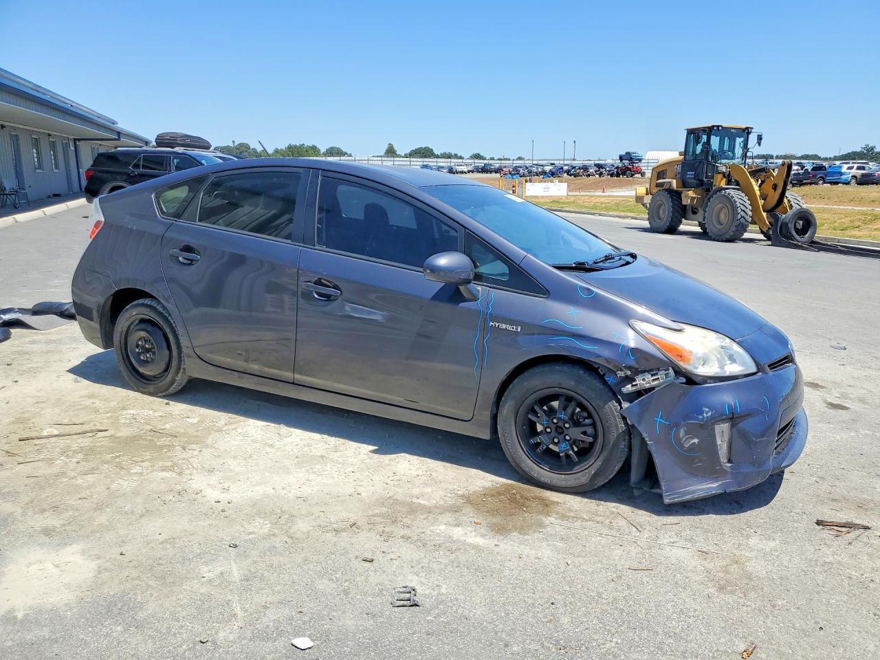 2015 Toyota Prius Two - Фото 4