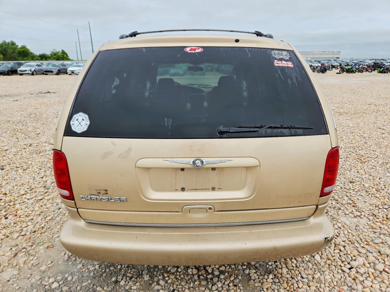 1998 Chrysler Town And Country - Фото 6