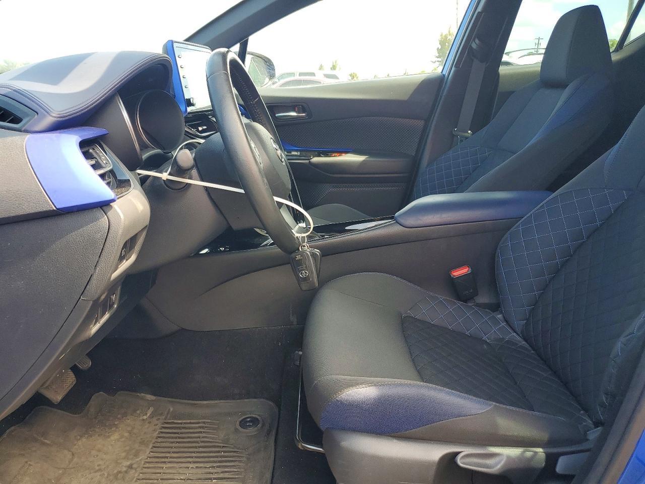 2022 Toyota C-Hr Xle - Фото 7