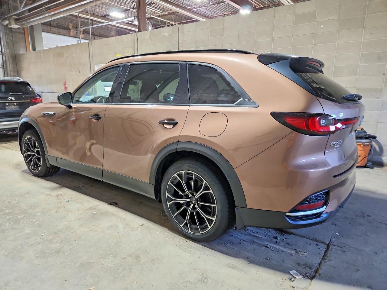 2025 Mazda Cx-70 Premium - Image 2
