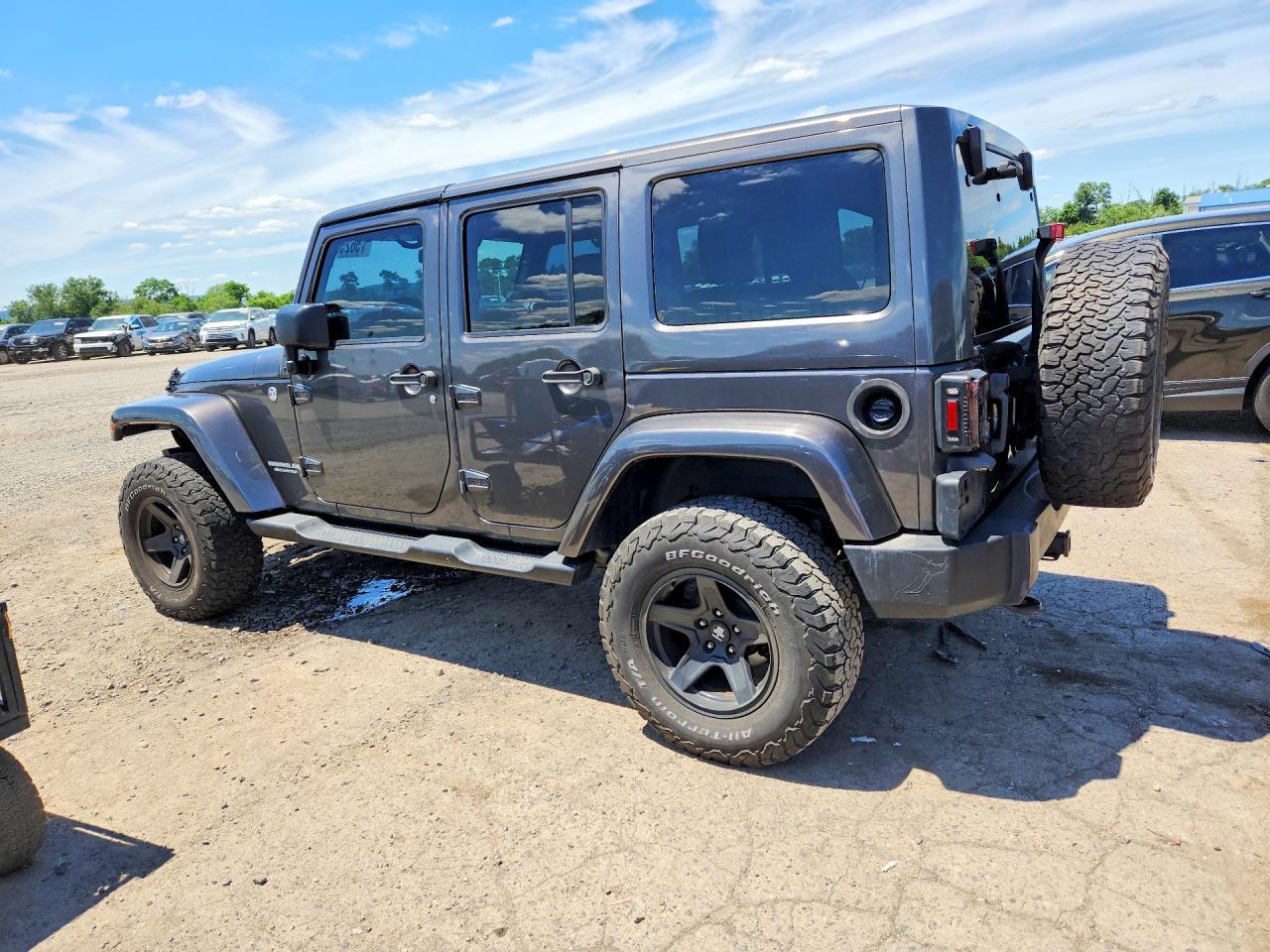 2014 Jeep Wrangler Unlimited Sahara - Фото 2