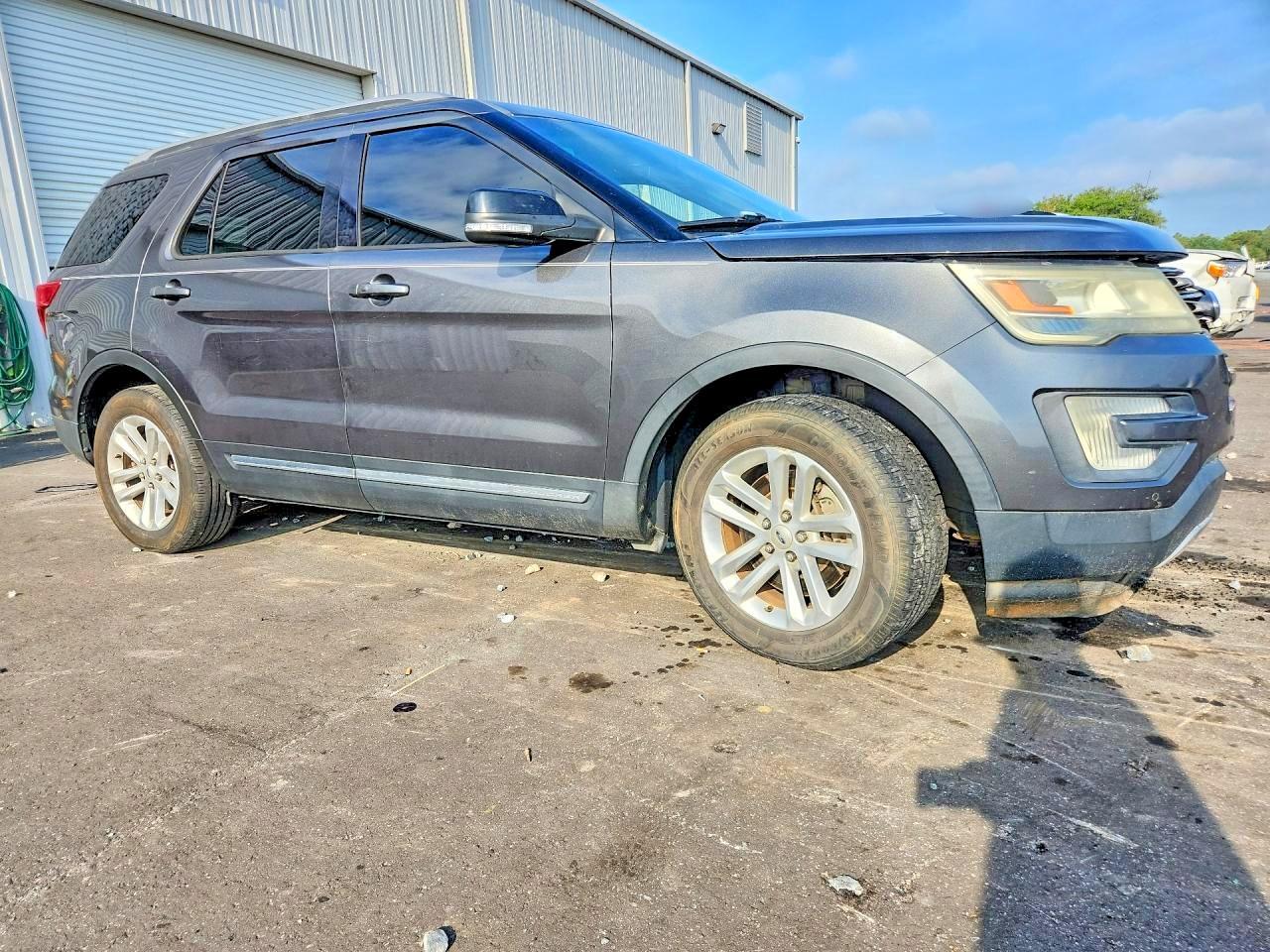 2017 Ford Explorer Xlt - Фото 4