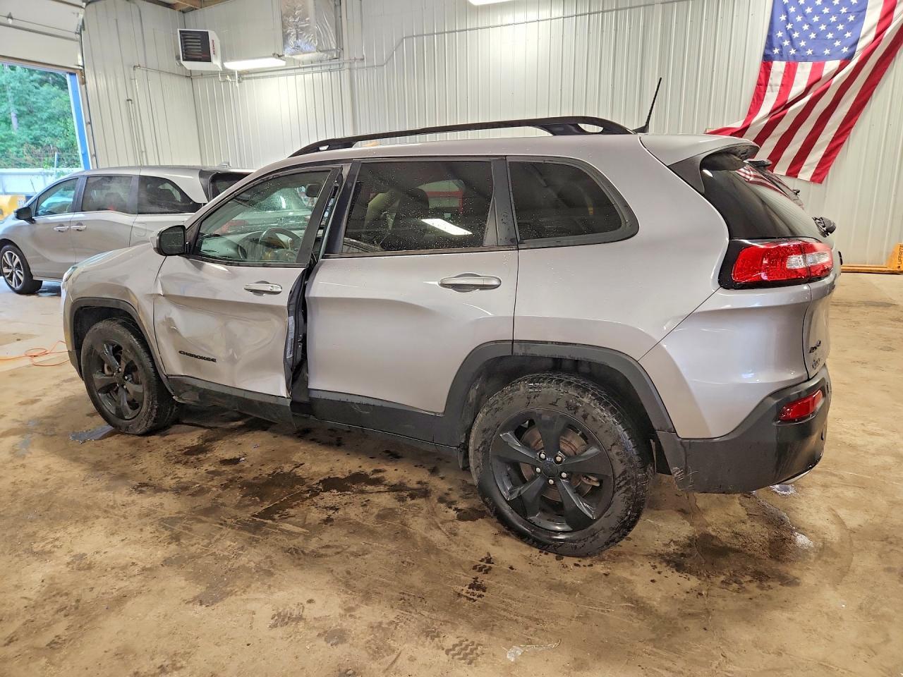 2018 Jeep Cherokee Latitude - Фото 2
