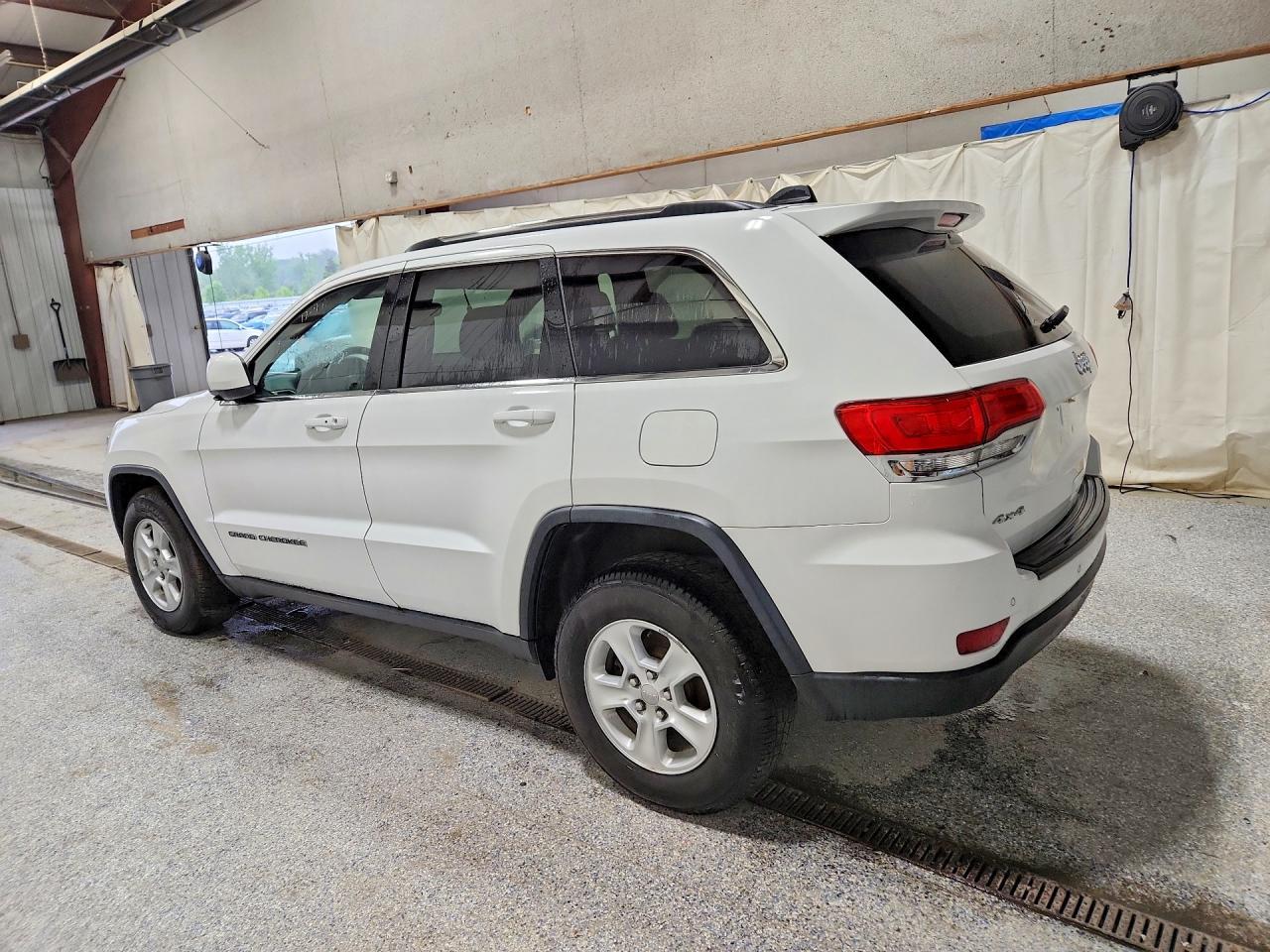 2017 Jeep Grand Cherokee Laredo - Image 2