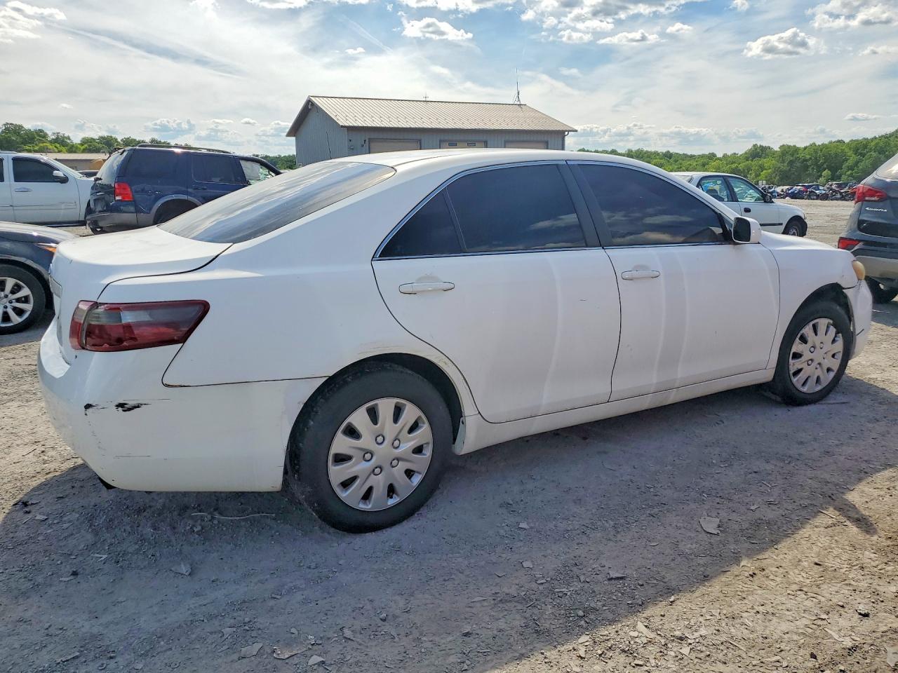 2009 Toyota Camry Le - Image 3