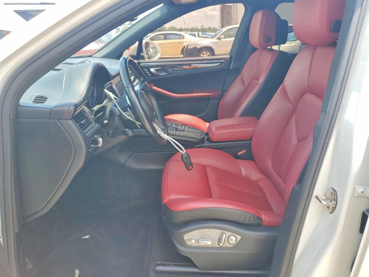 2018 Porsche Macan S - Image 7