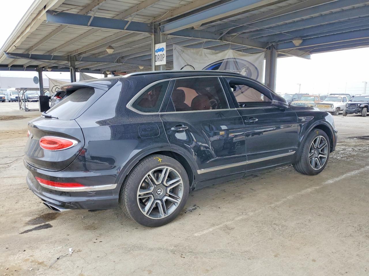 2021 Bentley Bentayga - Фото 3