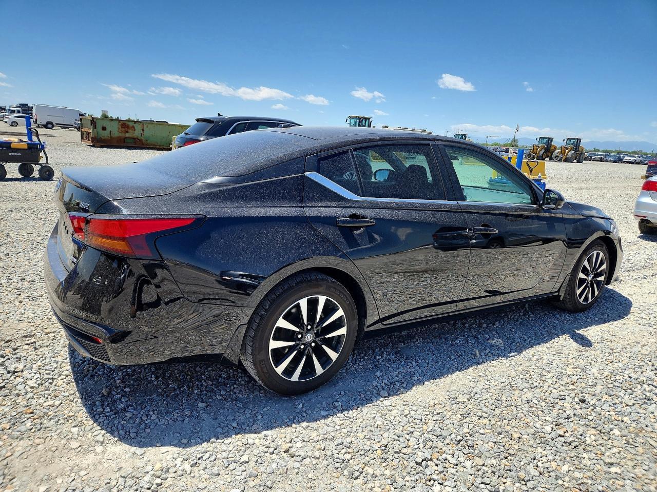 2020 Nissan Altima 2.0 Sr - Image 3