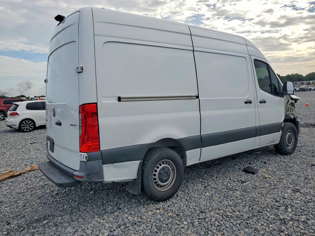 2023 Mercedes-Benz Sprinter 2500 - Фото 3