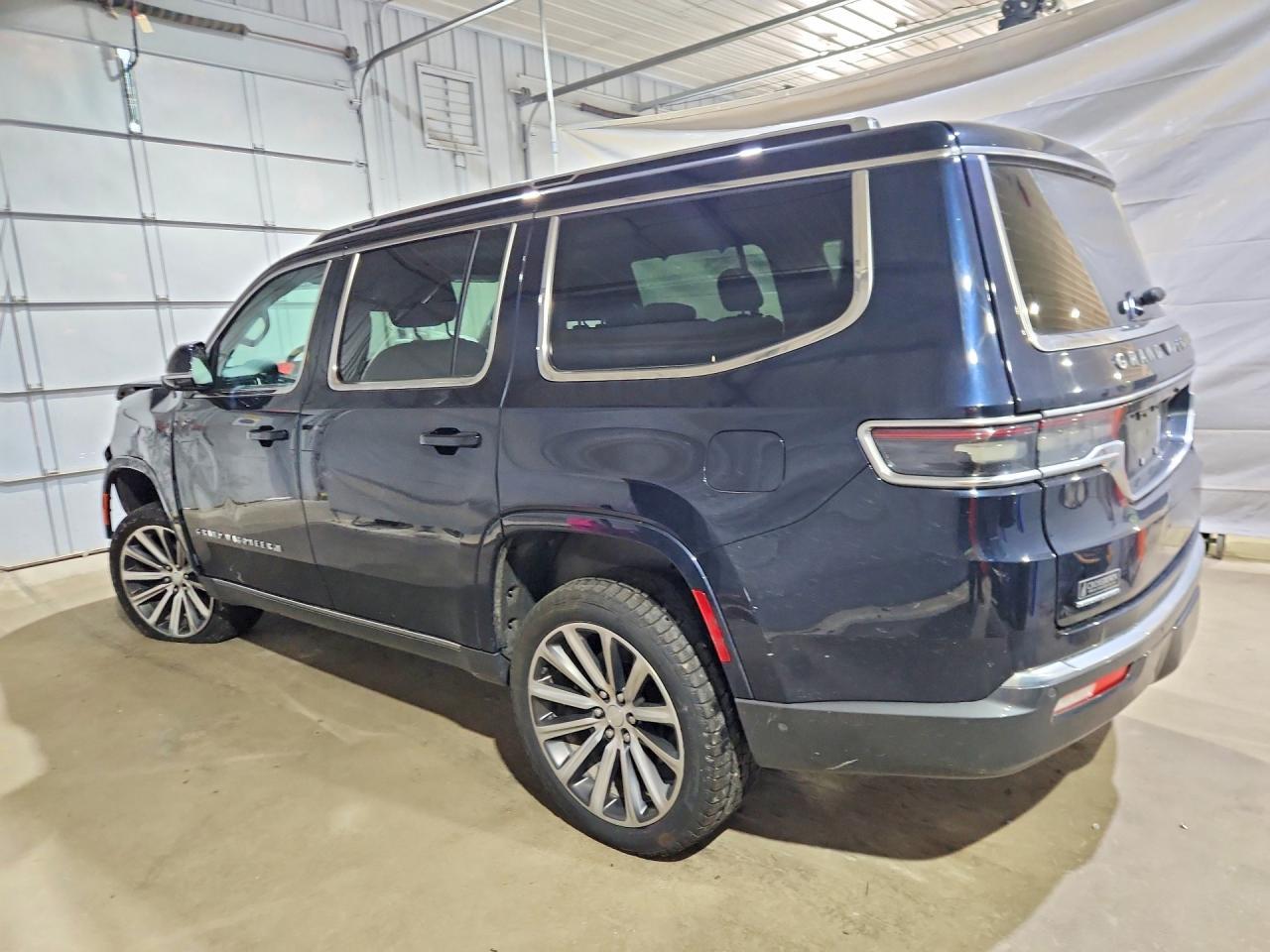 2022 Jeep Grand Wagoneer Series Ii - Image 2