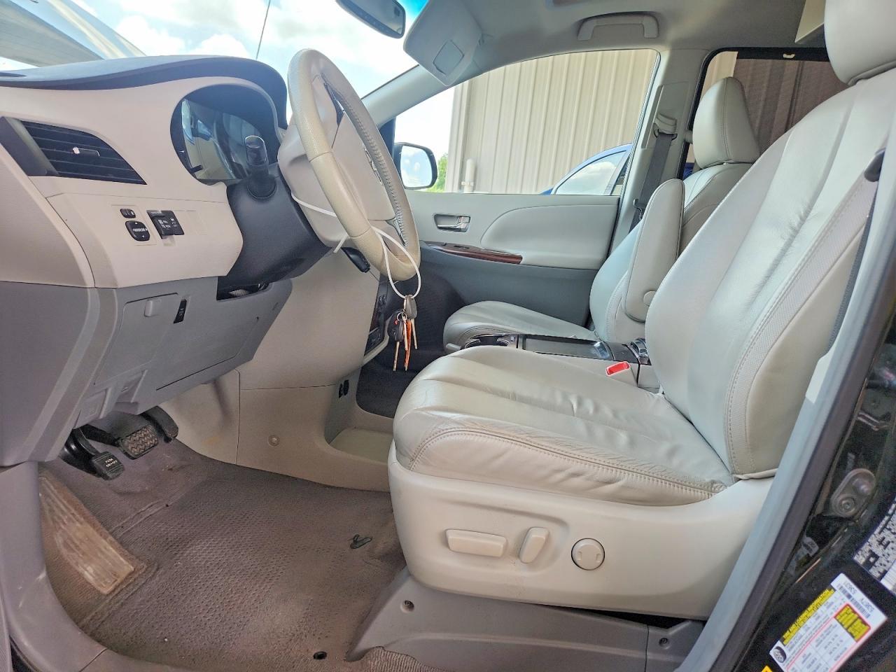 2011 Toyota Sienna Xle 7-Passenger - Фото 7