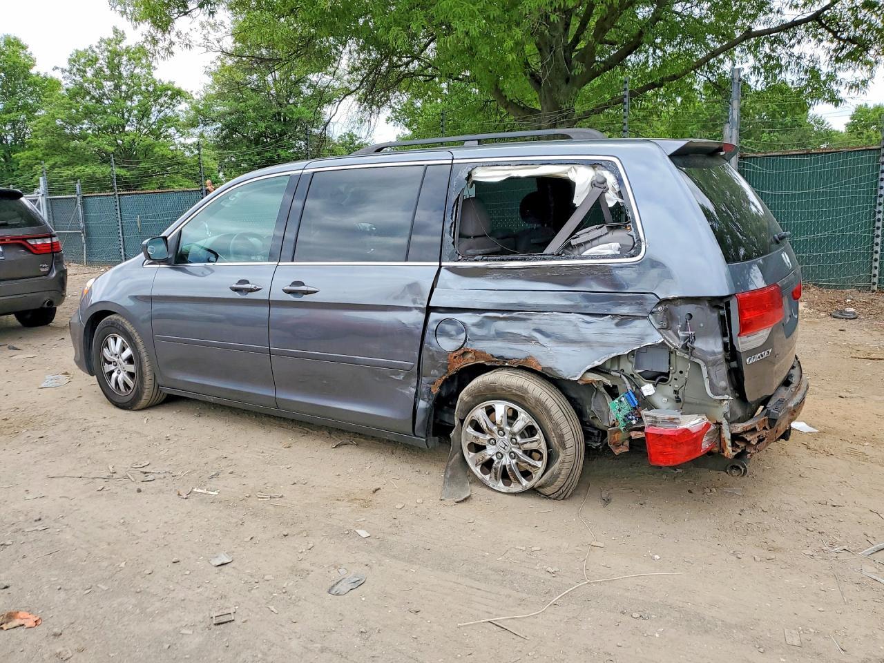 2010 Honda Odyssey Ex - Image 2