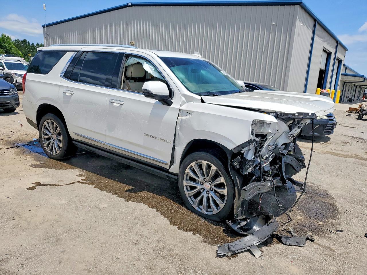 2021 GMC Yukon Denali - Фото 4