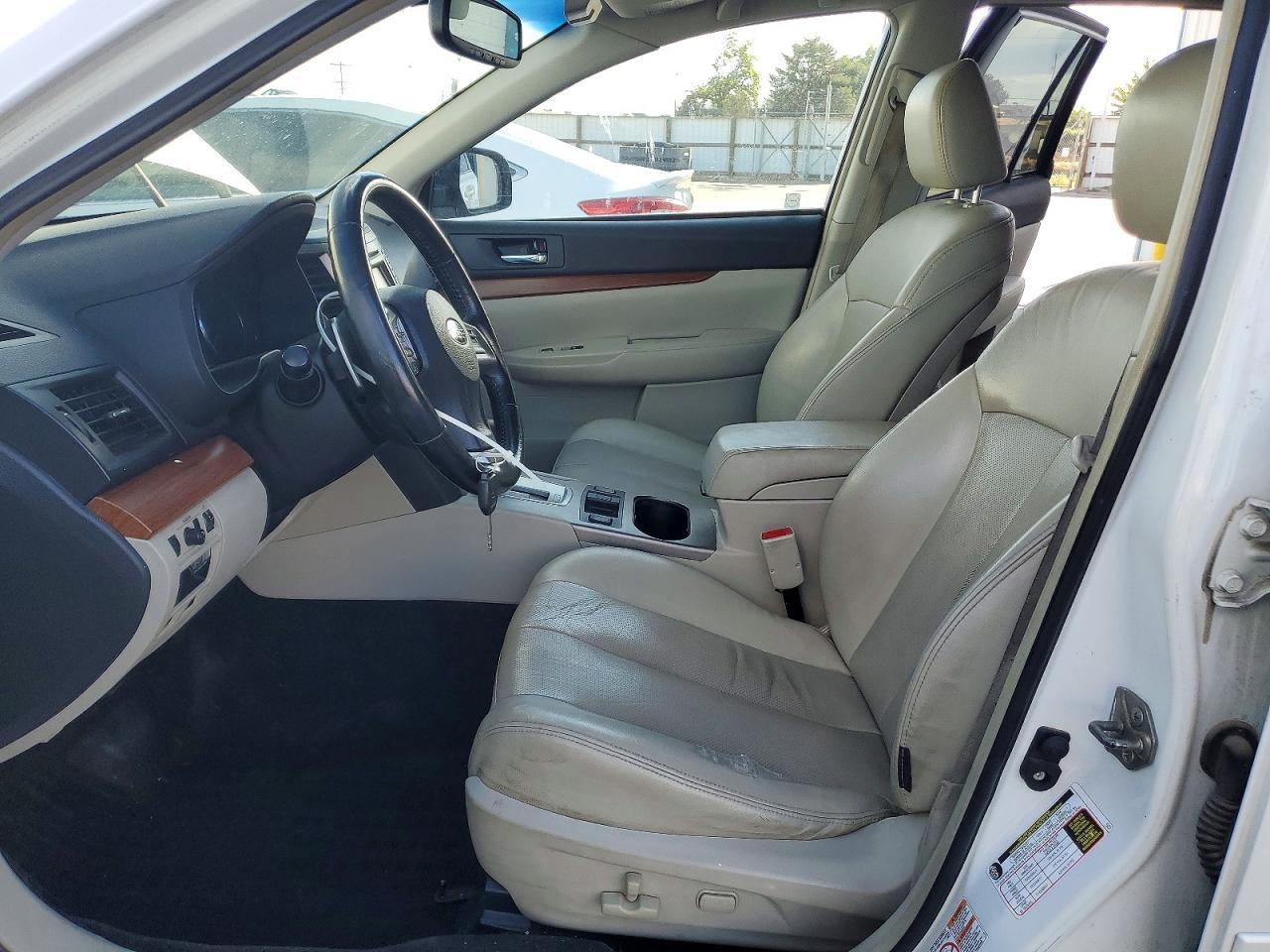 2013 Subaru Outback 2.5I Limited - Image 7