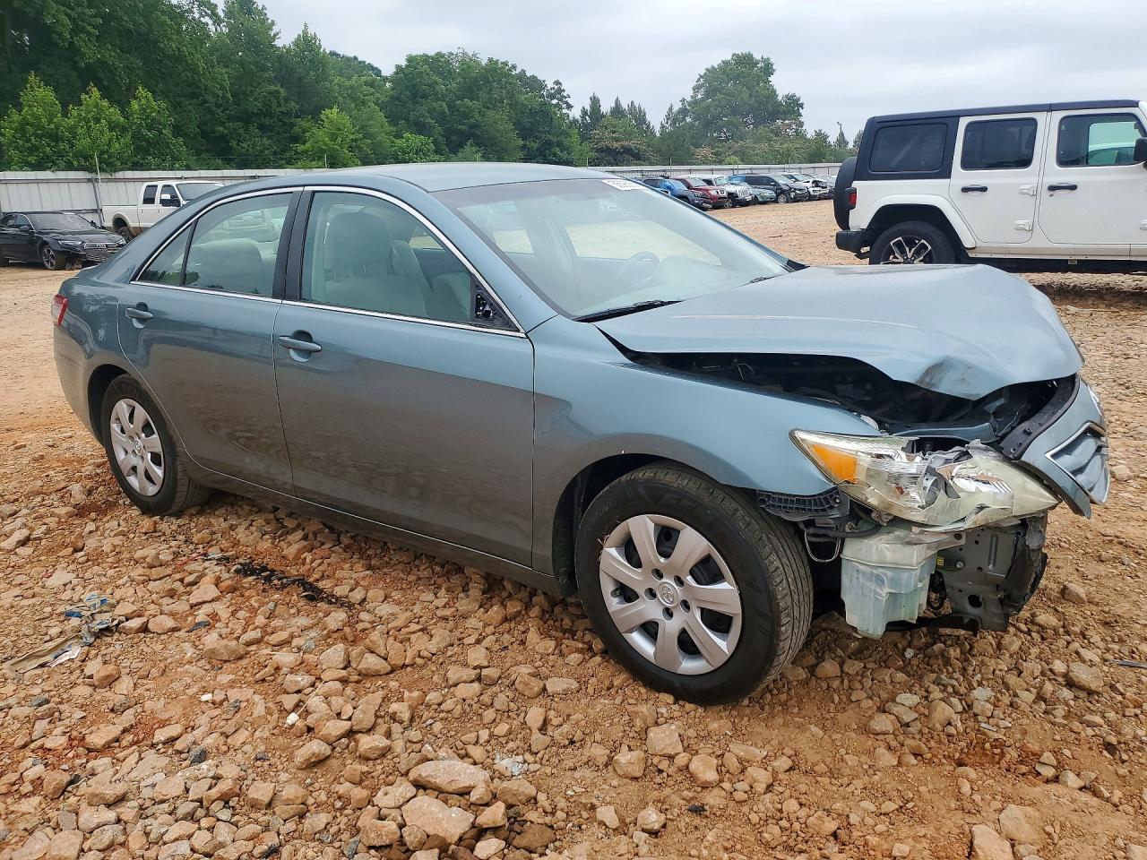 2010 Toyota Camry Le - Фото 4